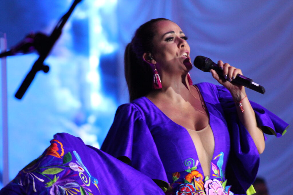 Edith Márquez ofreció un gran concierto en el CUM de Los Mochis
