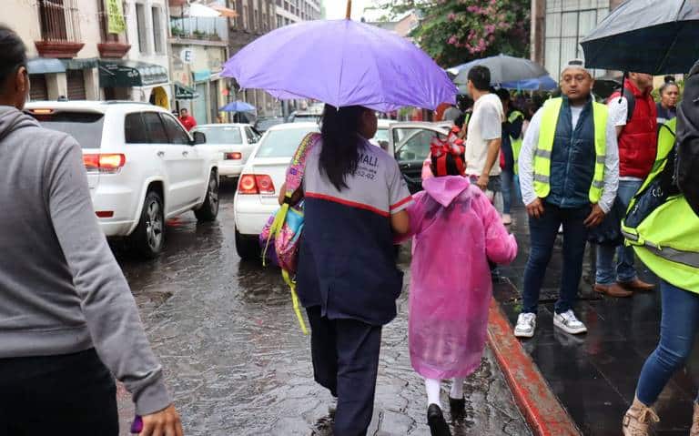 Entérate en qué estados se suspenden las clases por la llegada de ciclones a México