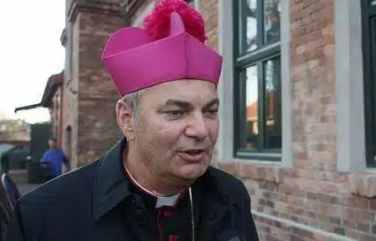 Escándalo Obispo deja su cargo tras fiesta sexual masiva en Polonia
