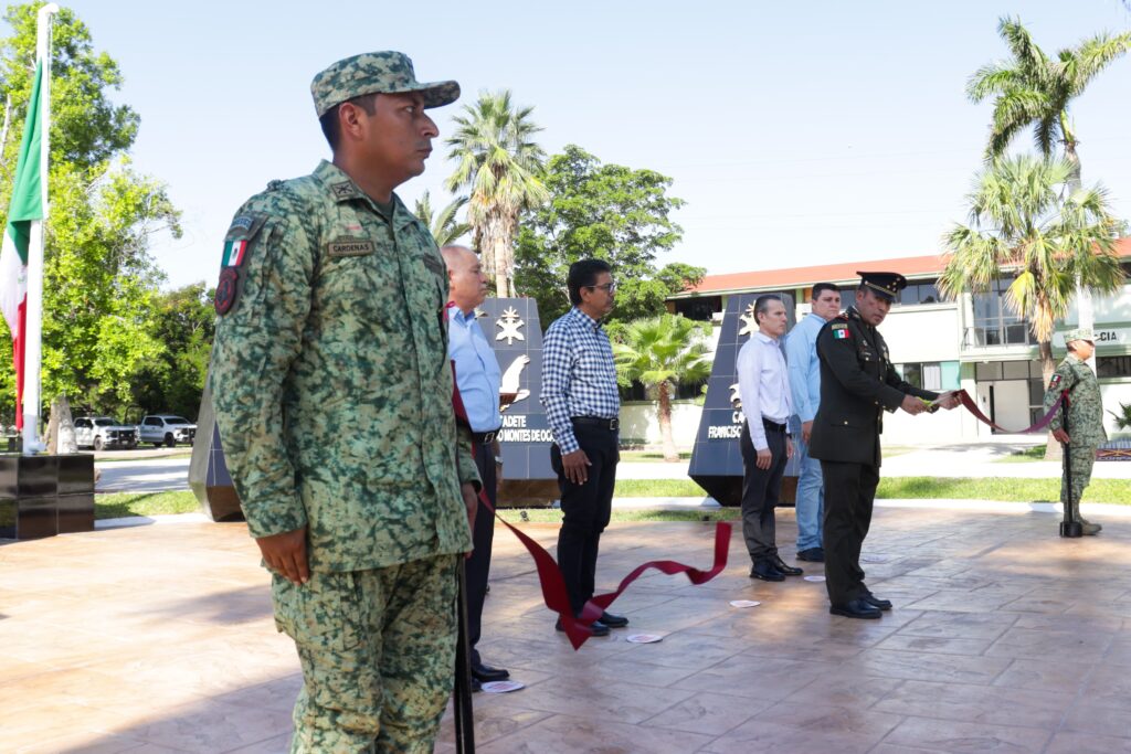 Militares y autoridades civiles realizaron una ceremonia para recordar a creación del Heroico Colegio Militar