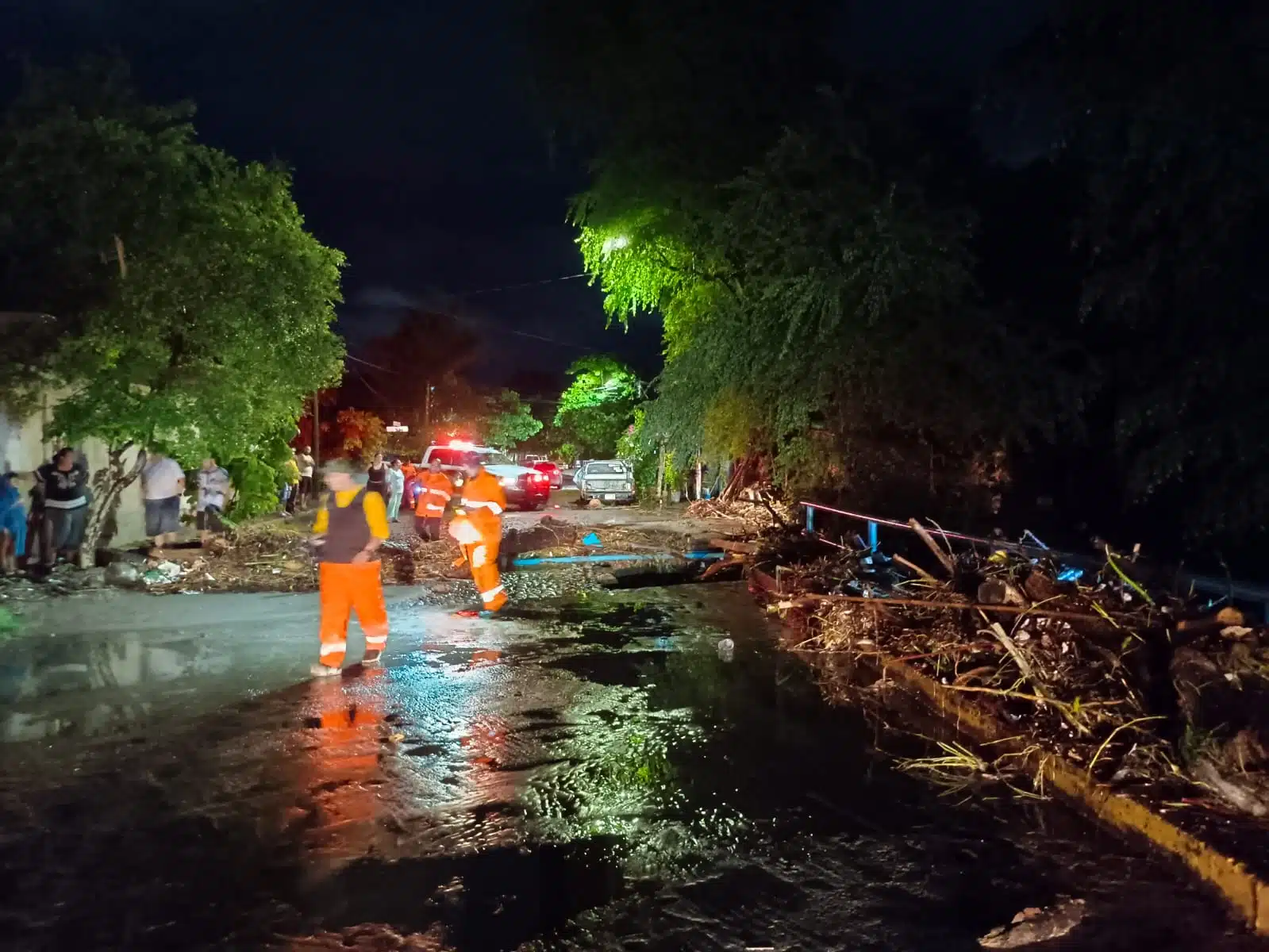 Fuertes inundaciones en Colima por huracán Lidia