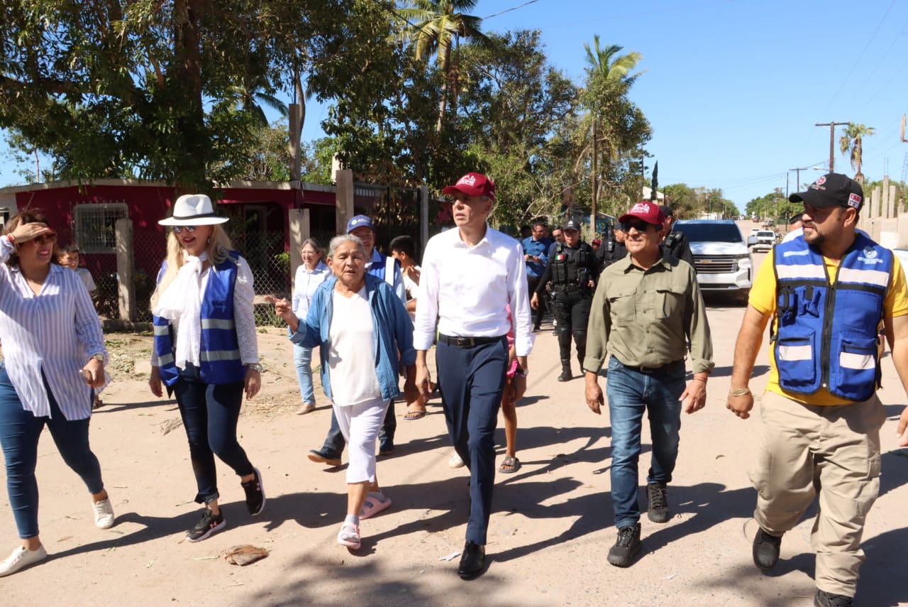 Gerardo Vargas acudió al llamado de la población que tiene más de cinco días sin el servicio de energía y agua potable.