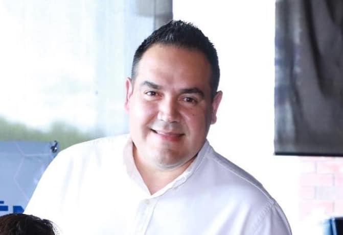 Héctor Melesio Cuen Ojeda sonriendo