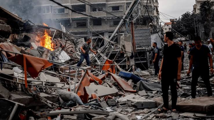 Hospitales en Gaza dejan de funcionar por bombardeos israelíes