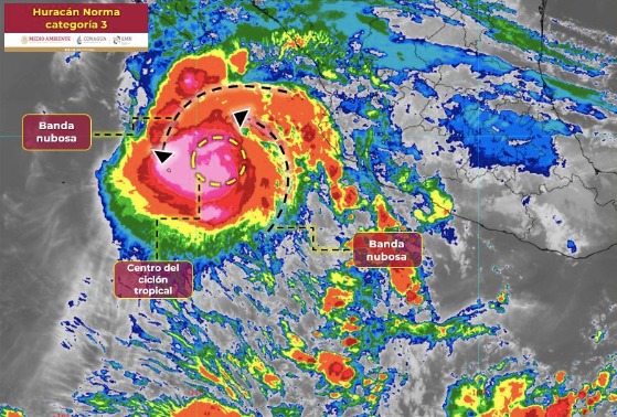Bandas nubosos del huracán Norma en el océano Pacífico