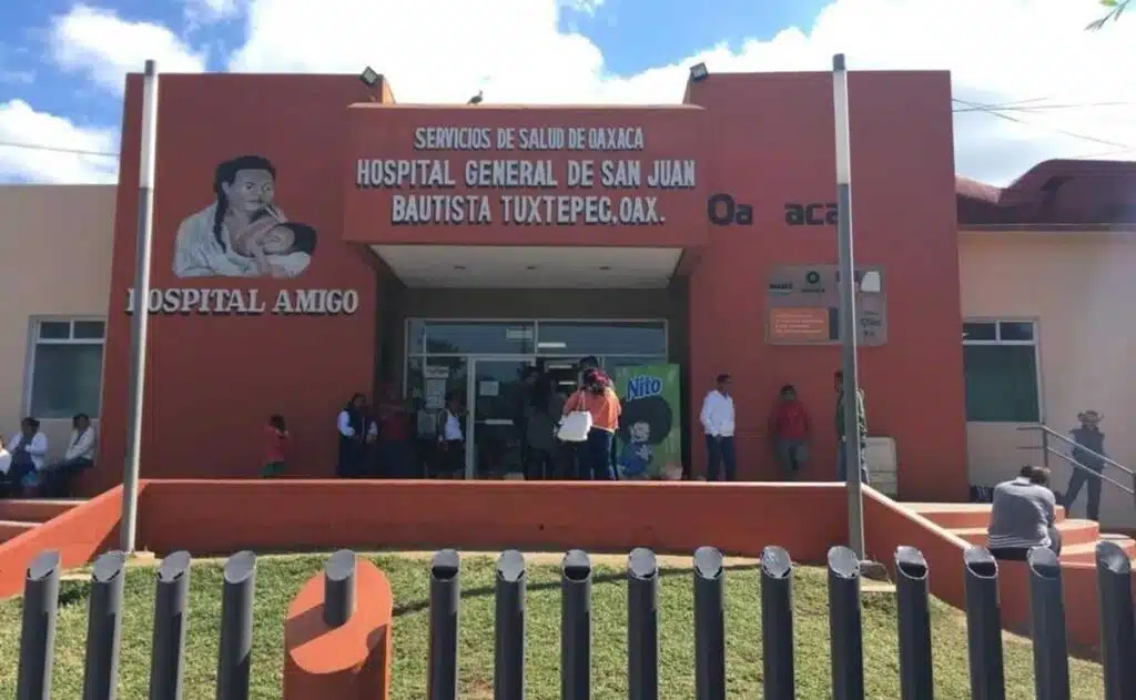 Indígena da a luz en el baño de un hospital; acusan negligencia en Oaxaca