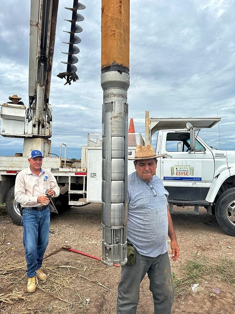 Instalan nueva bomba en pozo para mejorar la presión del agua en Angostura.