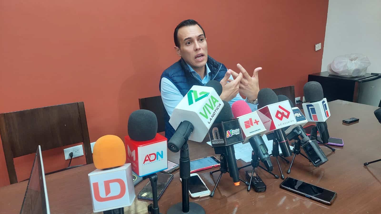 Jesús Alfonso Ibarra Ramos en conferencia de prensa