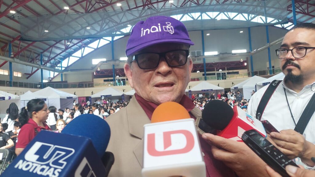 José Luis Moreno López con los medios de comunicación en Culiacán