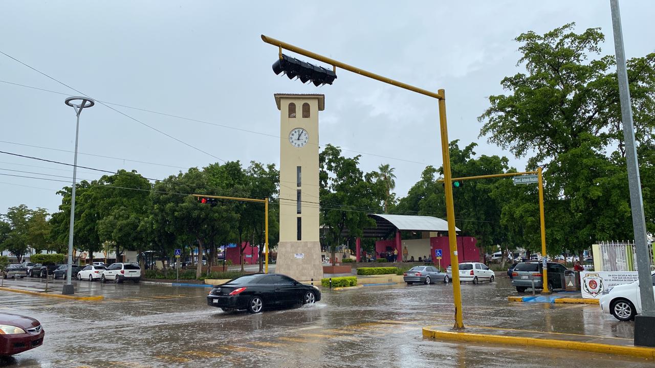 Sorprende ligera lluvia en Guamúchil