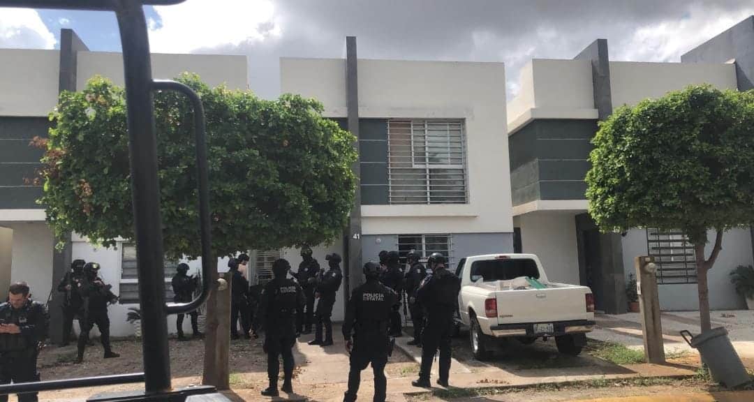 Policías en Bosques del Rey en Culiacán