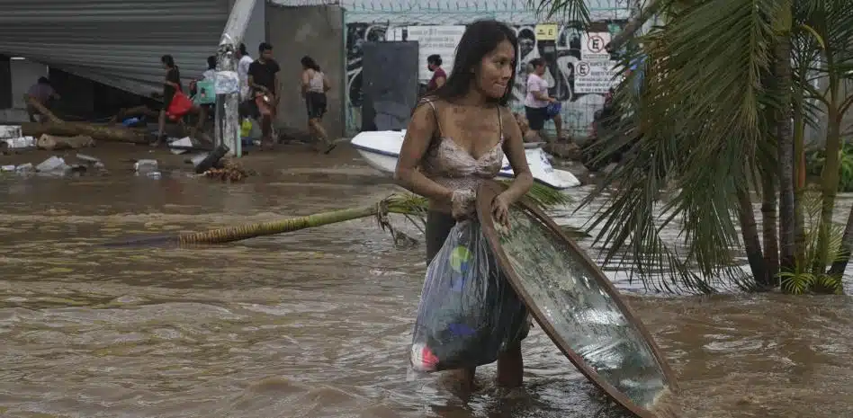 Localiza SRE a 263 extranjeros en Acapulco, región impactada por huracán Otis