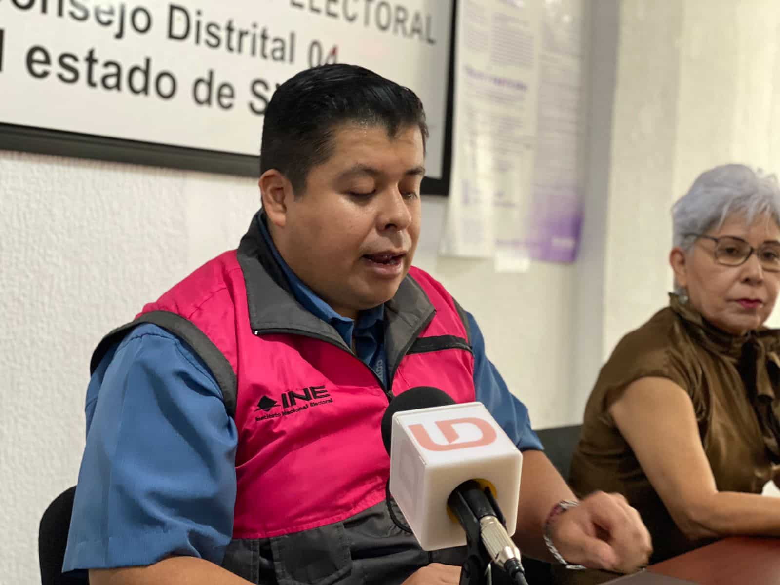 Vocal del INE en entrevista