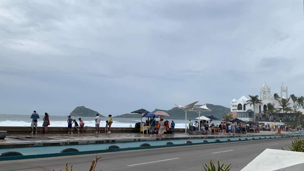 Efectos de Norma en el malecón de Mazatlán