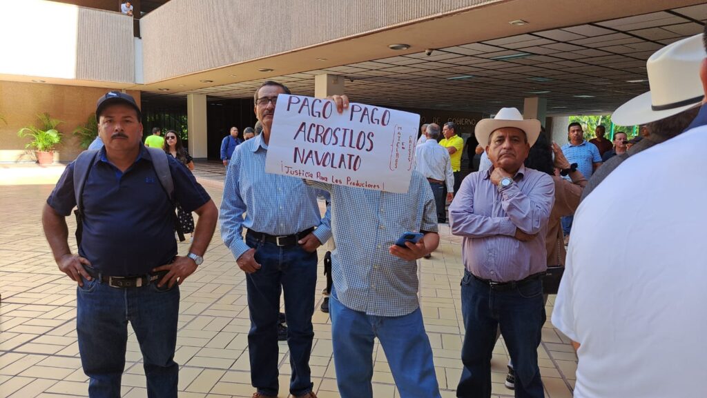 Manifestación de productores en el Palacio de Gobierno