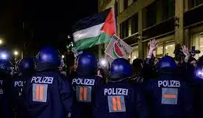 Manifestaciones a favor de Palestina dejan 60 policías heridos en Berlín
