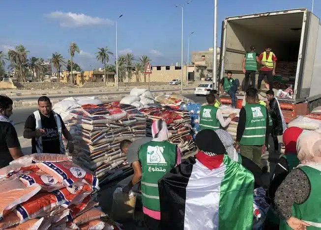Más de 3 mil toneladas de ayuda en Egipto esperan el libre paso de Rafah