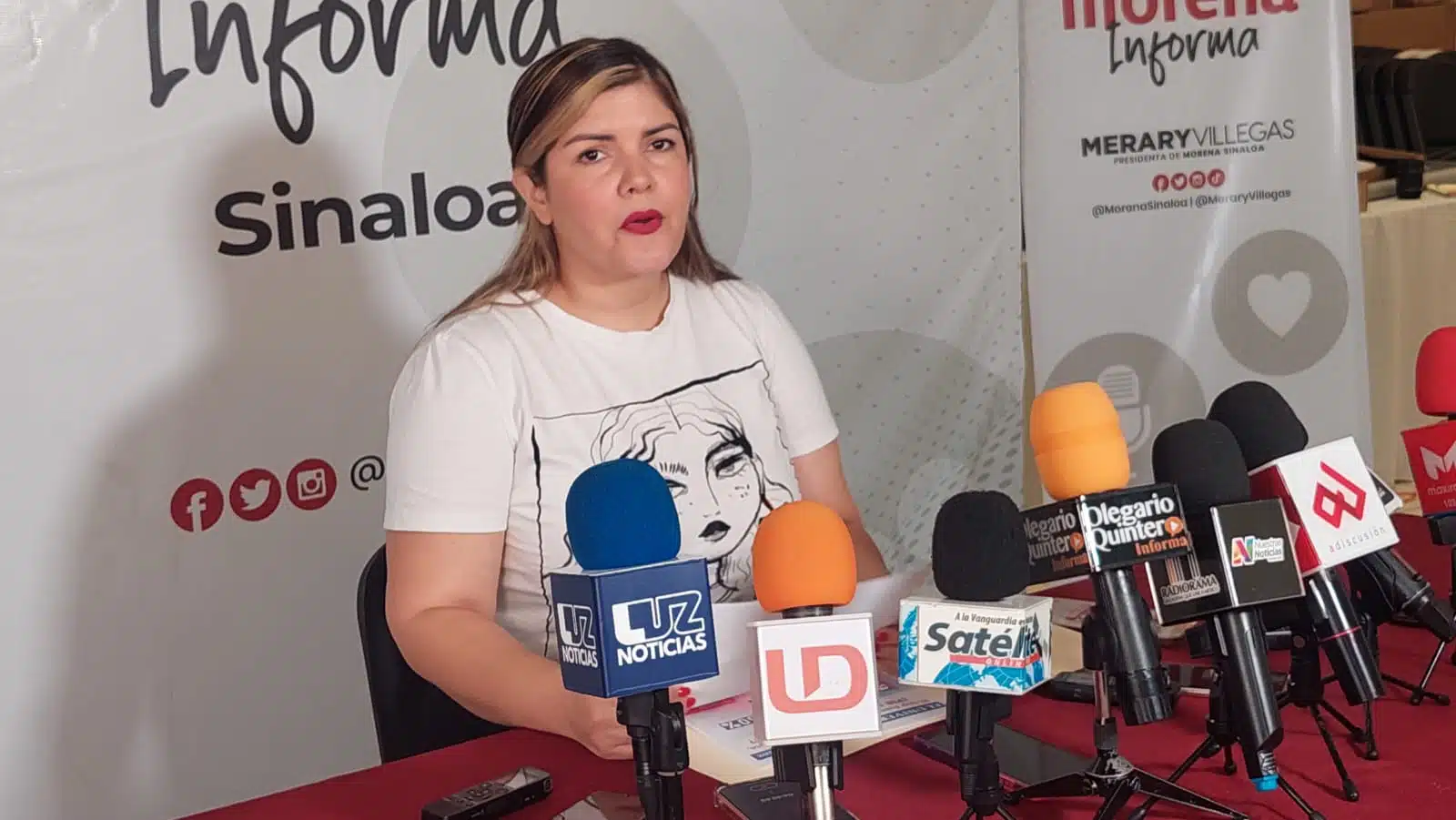 Merary Villegas Sánchez presidenta de Morena en Sinaloa da conferencia de prensa