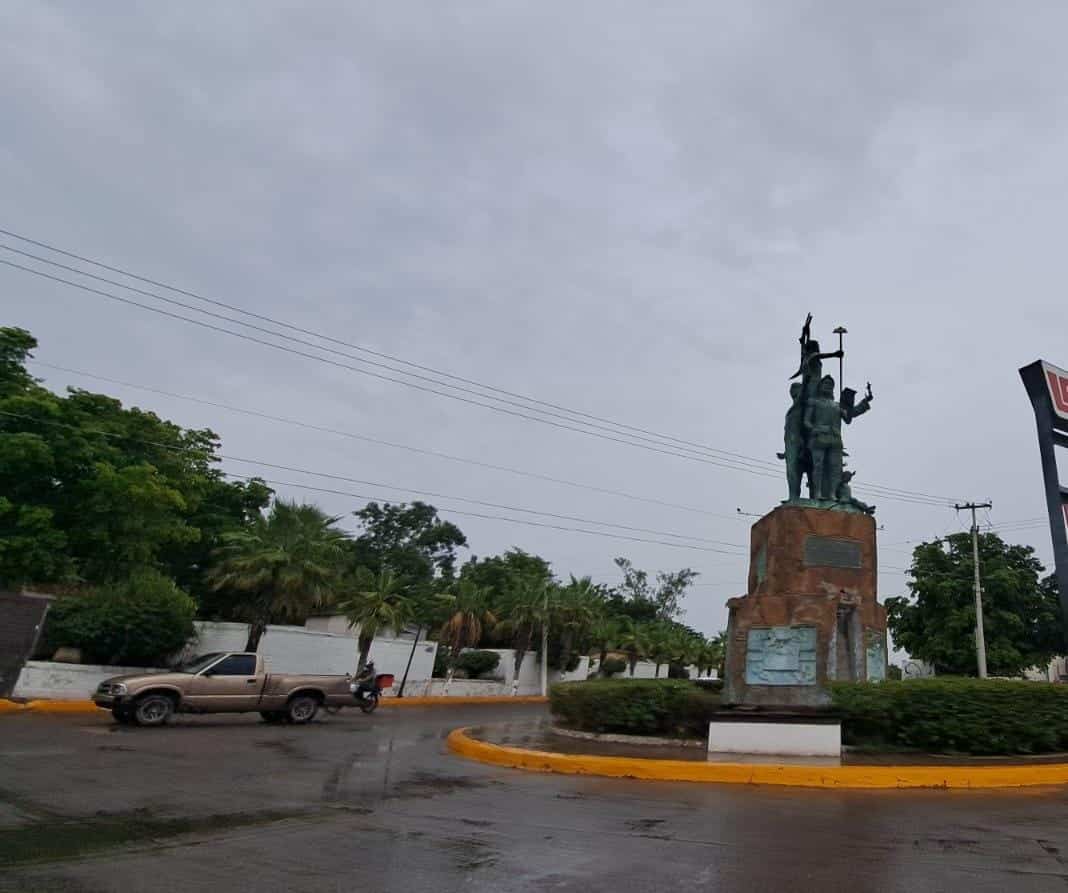 Monumento en el Centro de Guasave