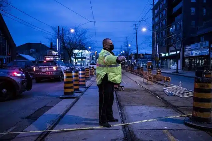 Mueren tres niños  y dos adultos por tiroteo en frontera de Canadá con EU