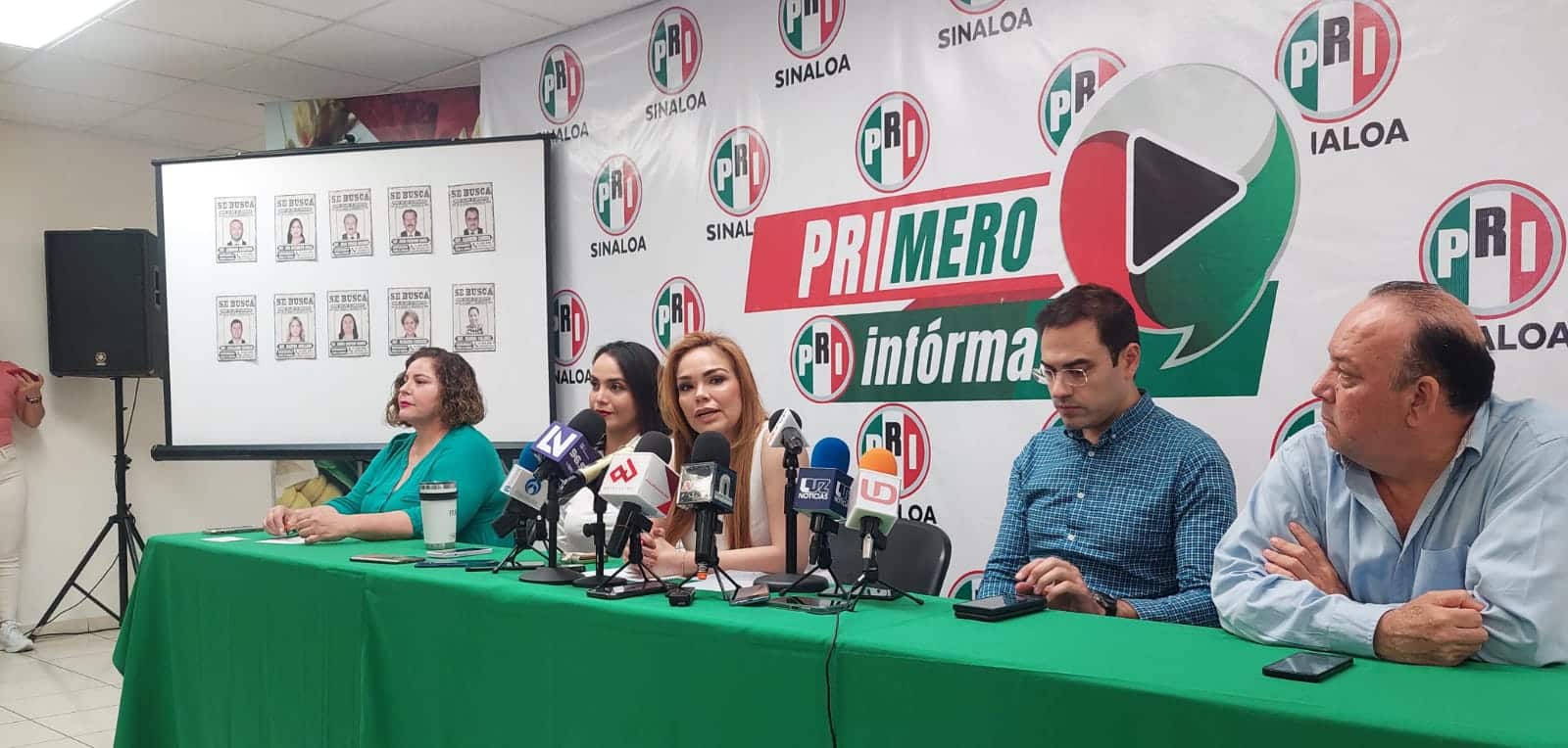 Paola Garate en conferencia de prensa