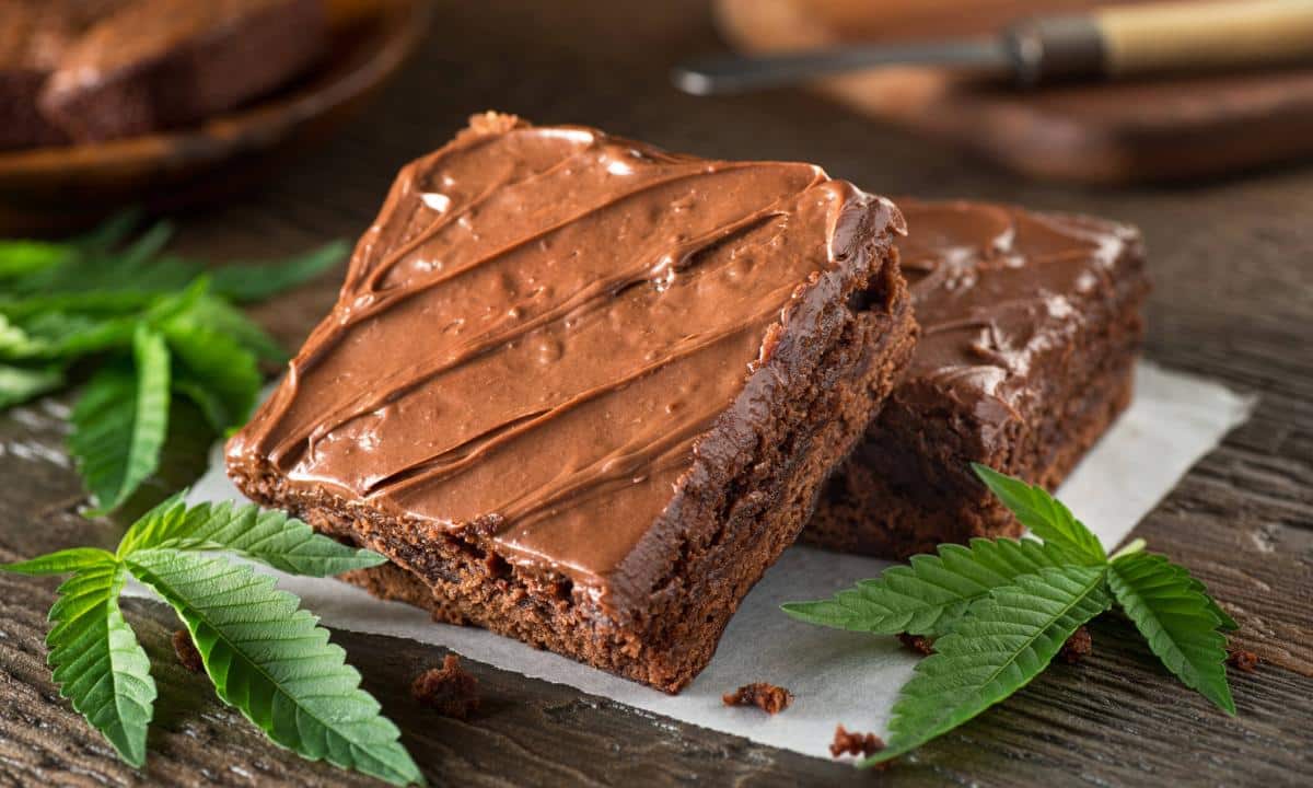 Joven come pastel de mariguana y se avienta de un tercer piso