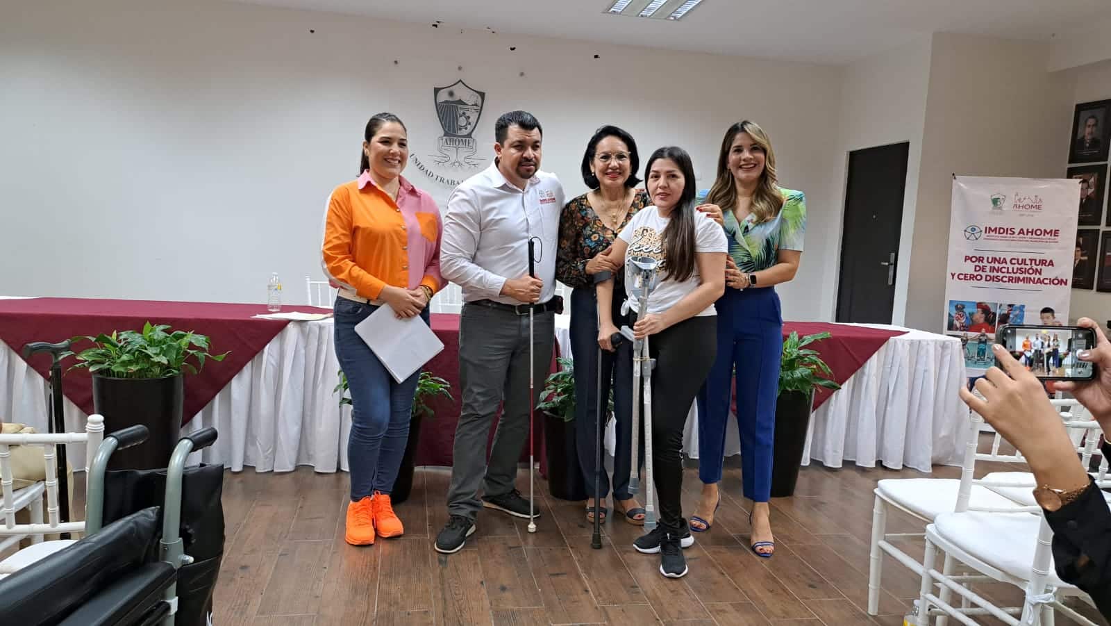 Personas con discapacidad motriz reciben aparatos ortopédicos en imdis