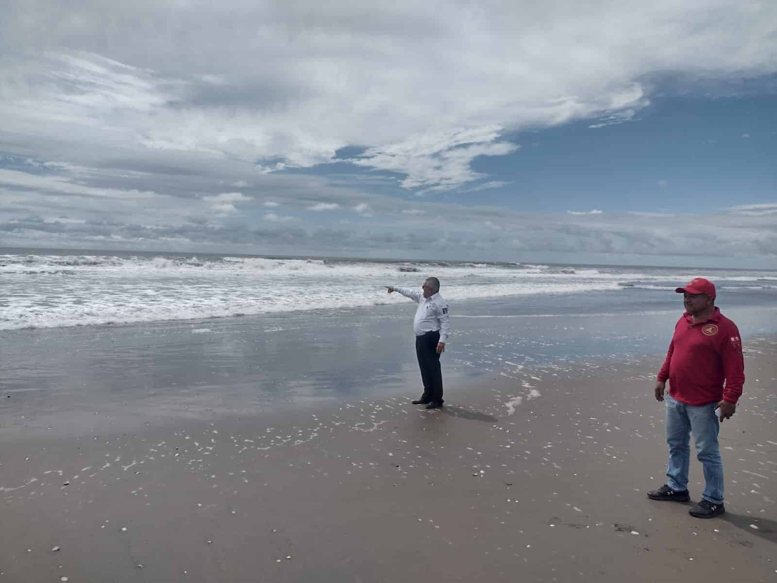 Alto oleaje en playa de Guasave