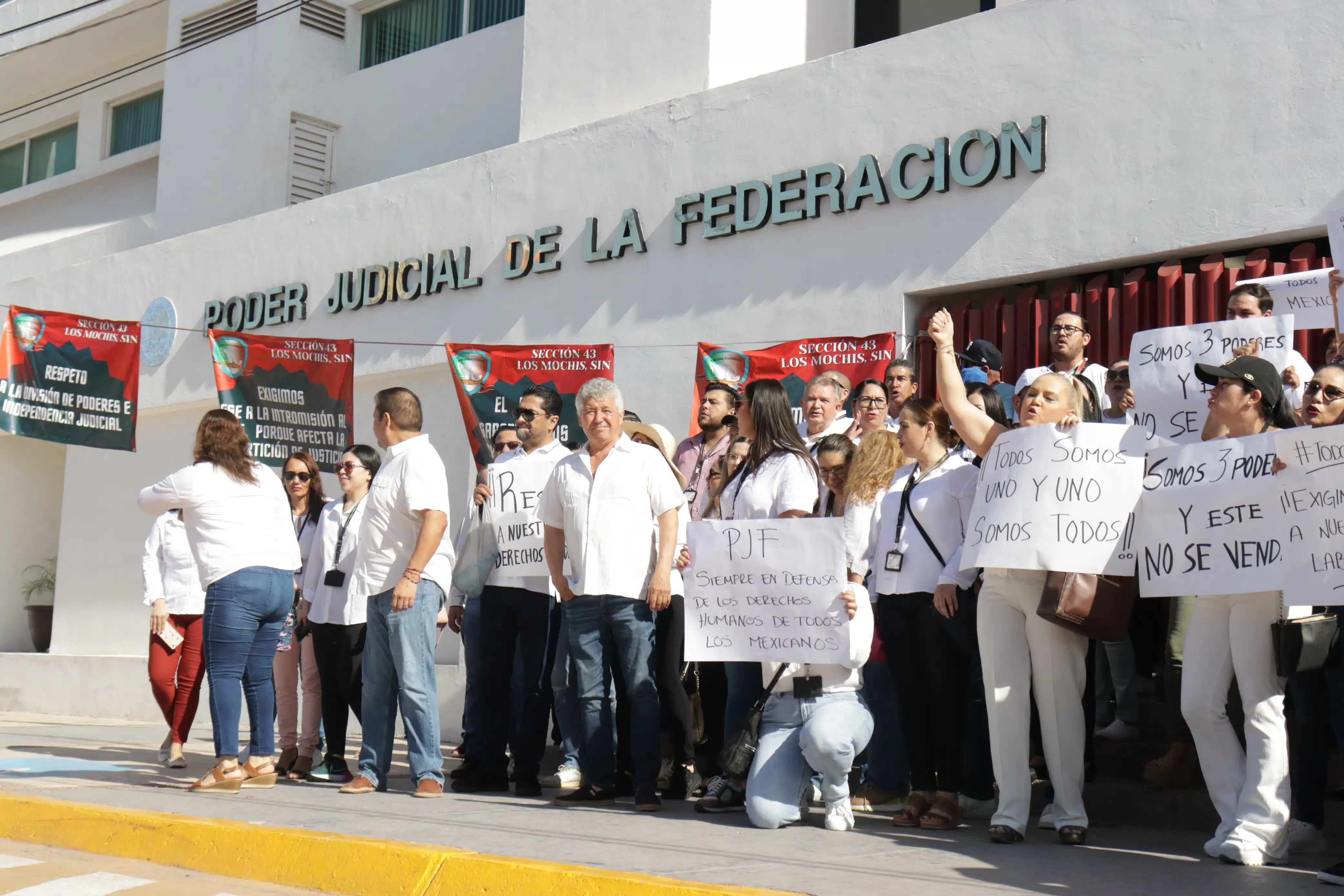 Trabajadores del Poder Judicial de la Federal de Los Mochis se unen al paro nacional.