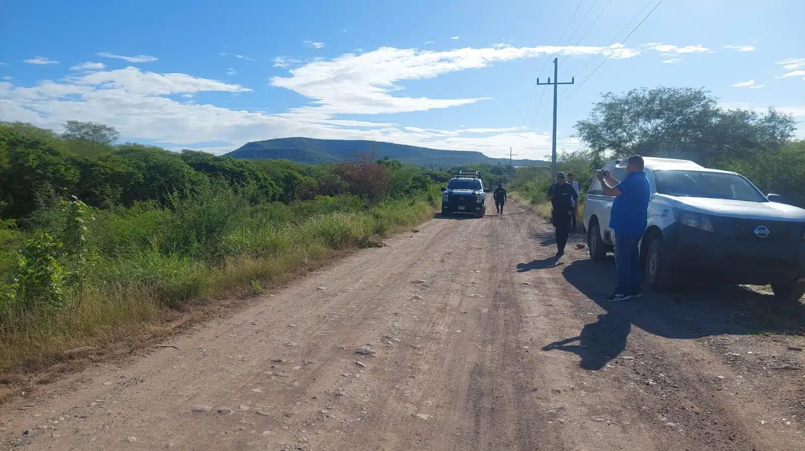 agentes municipales en zona donde se encontró cuerpo