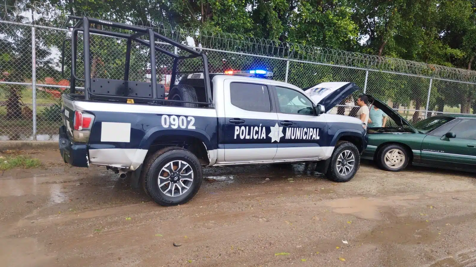 Policías de Culiacán auxilian a la población por lluvias de Norma