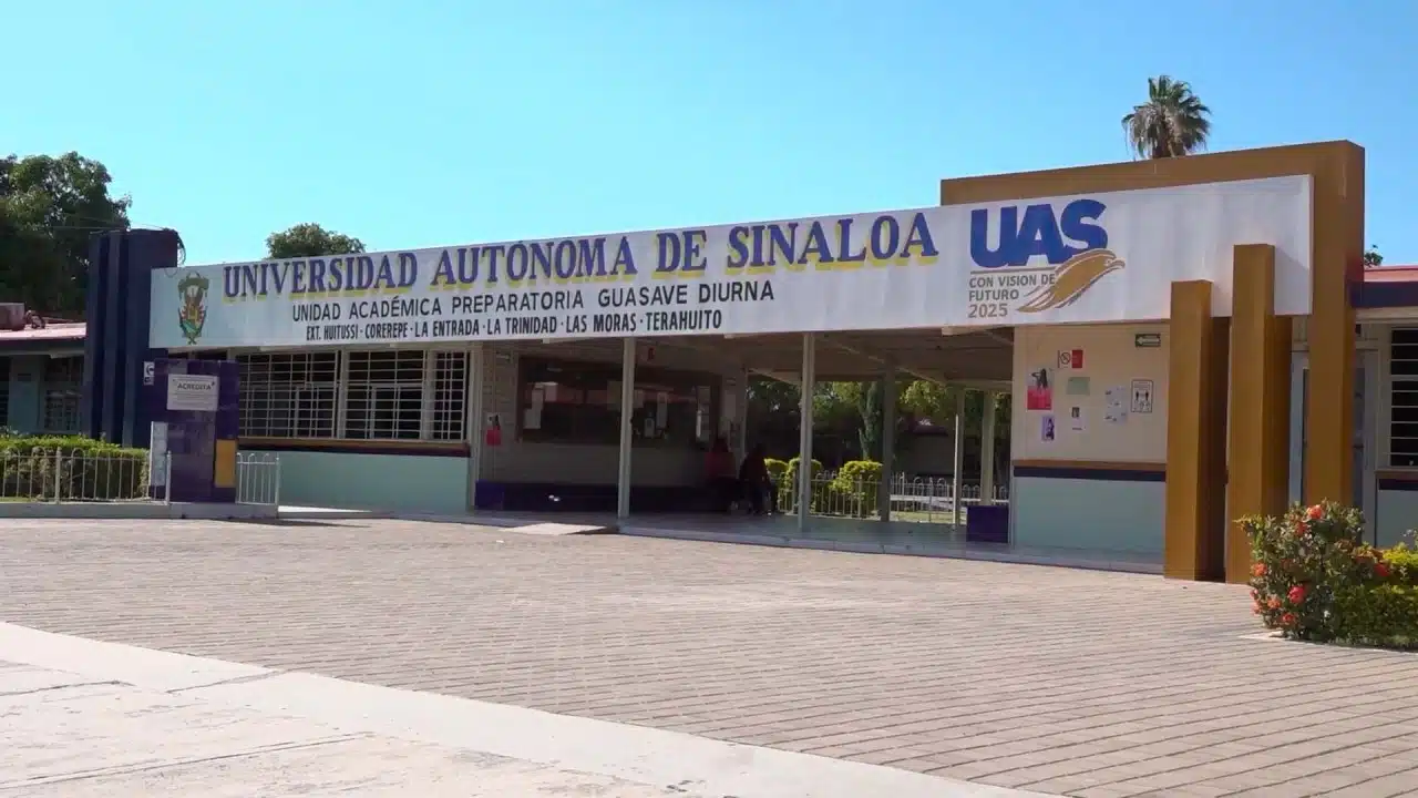 Madres de familia aseguraron que están presionando a los alumnos para que salgan a las calles la mañana de este miércoles.