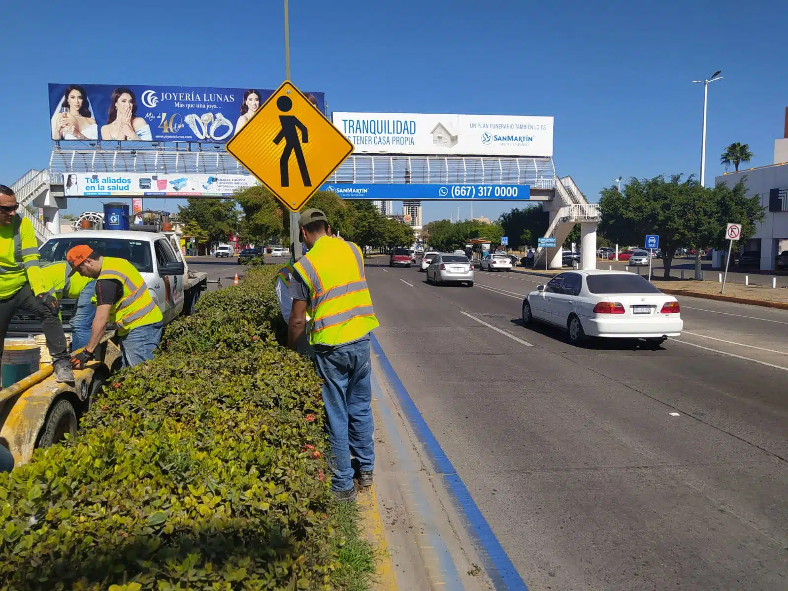 Puente peatonal sobre el bulevar Sánchez Alonso en Culiacán