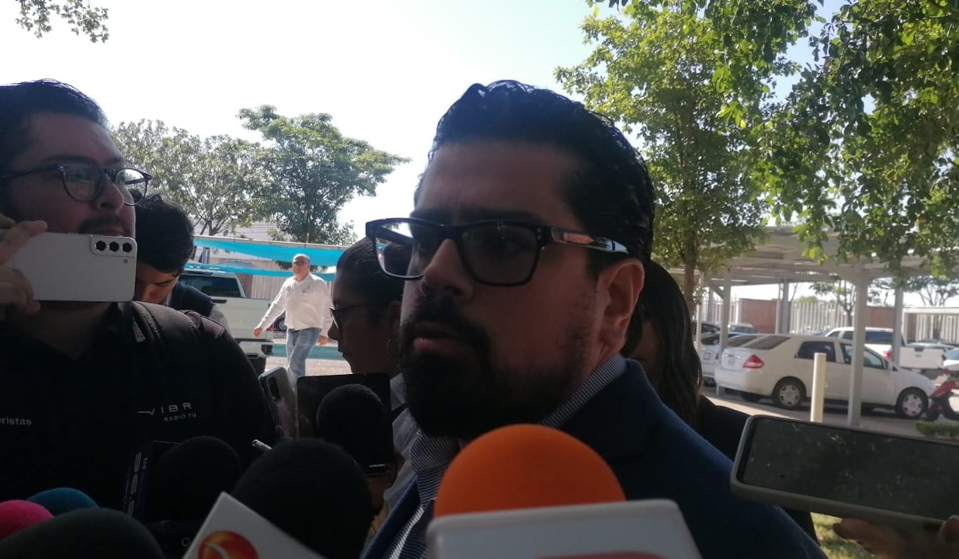 Ricardo Jenny del Rincón en entrevista con medios