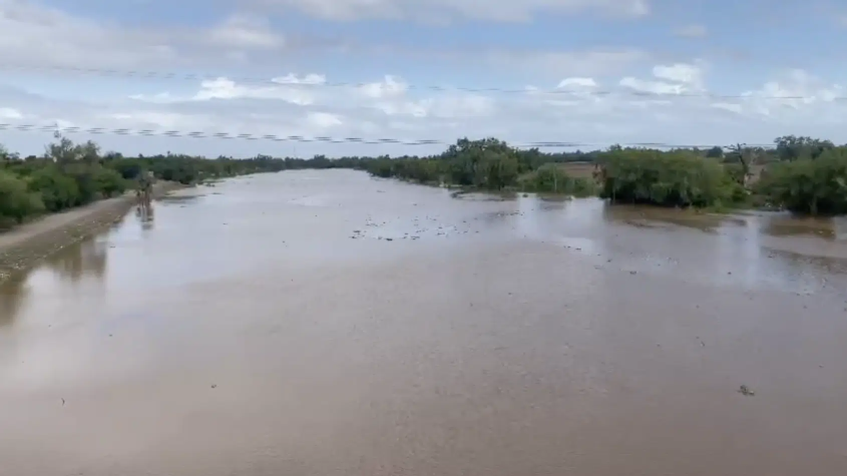 Río Sinaloa con agua