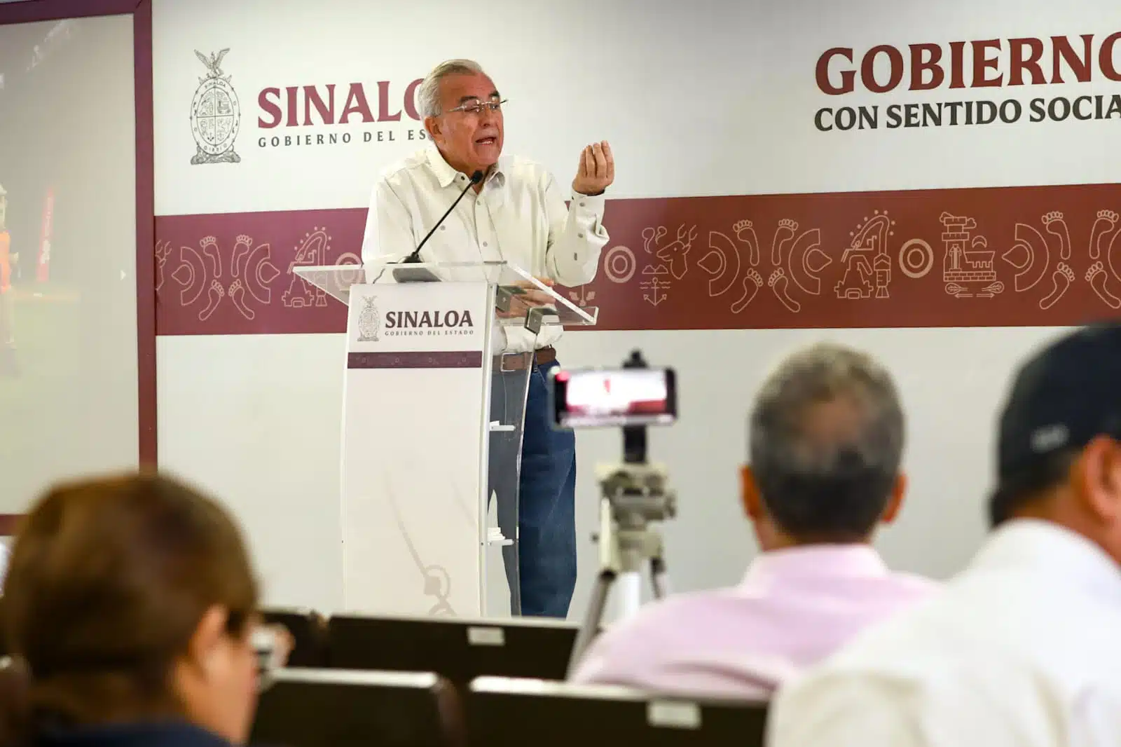 El gobernador de Sinaloa, Rubén Rocha Moya, durante la conferencia semanera