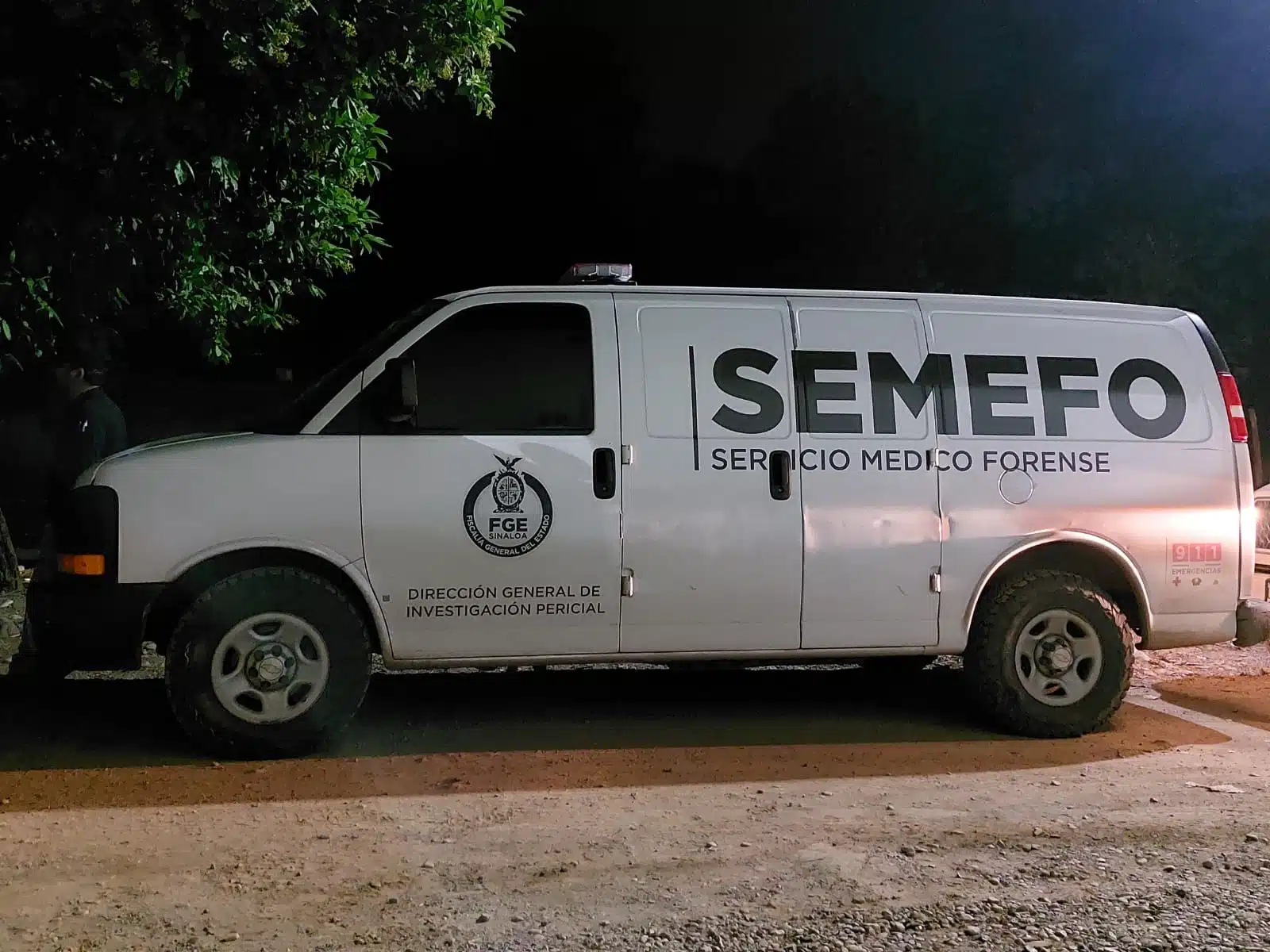 Camioneta de SEMEFO en Culiacán