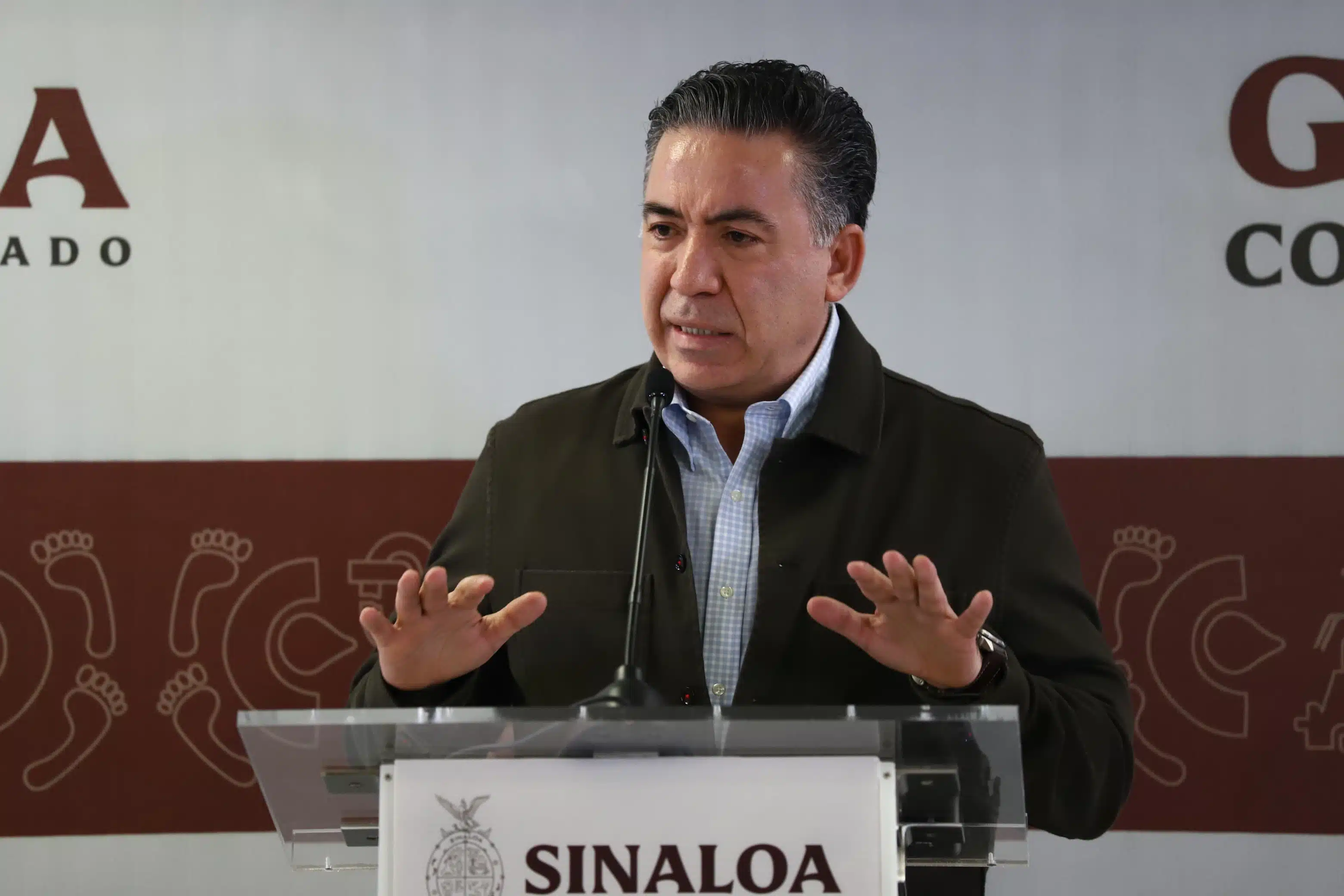 Funcionario estatal en conferencia semanera