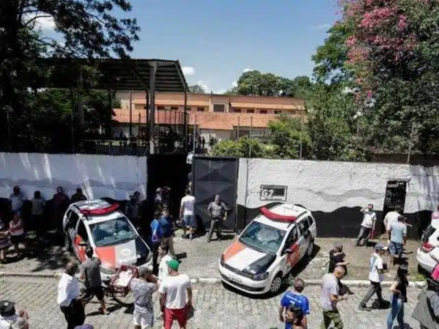 Tiroteo en centro escolar deja a una joven sin vida y varios heridos