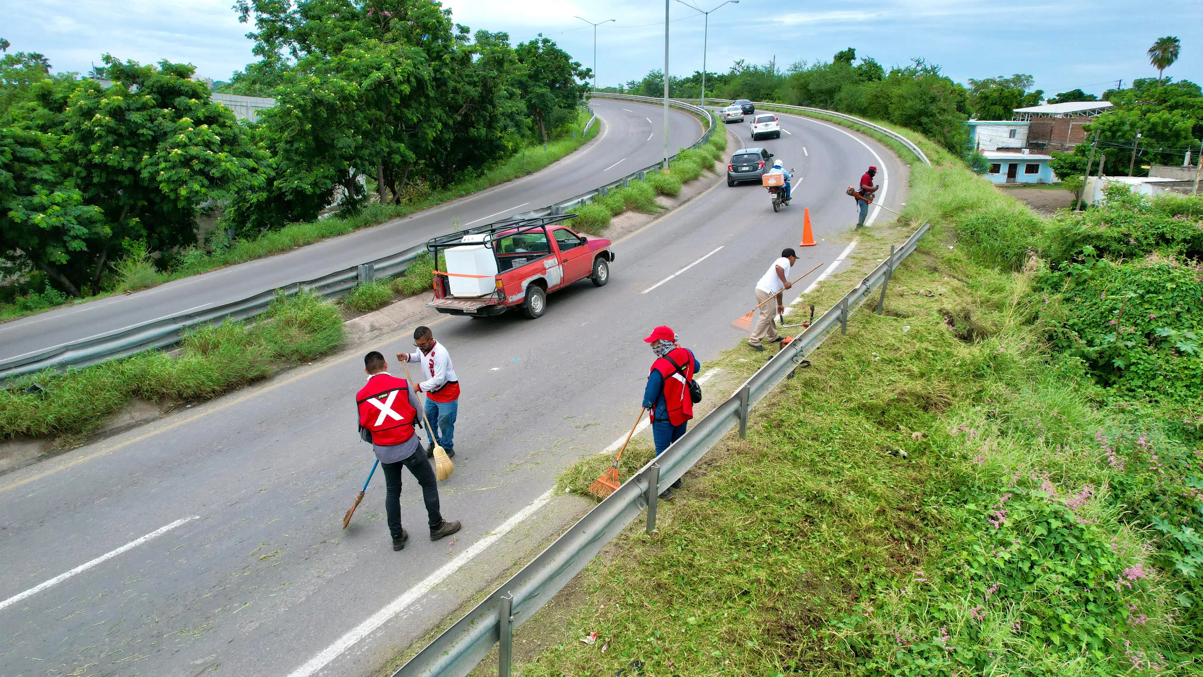 Mantenimiento en calle de Mazatlán