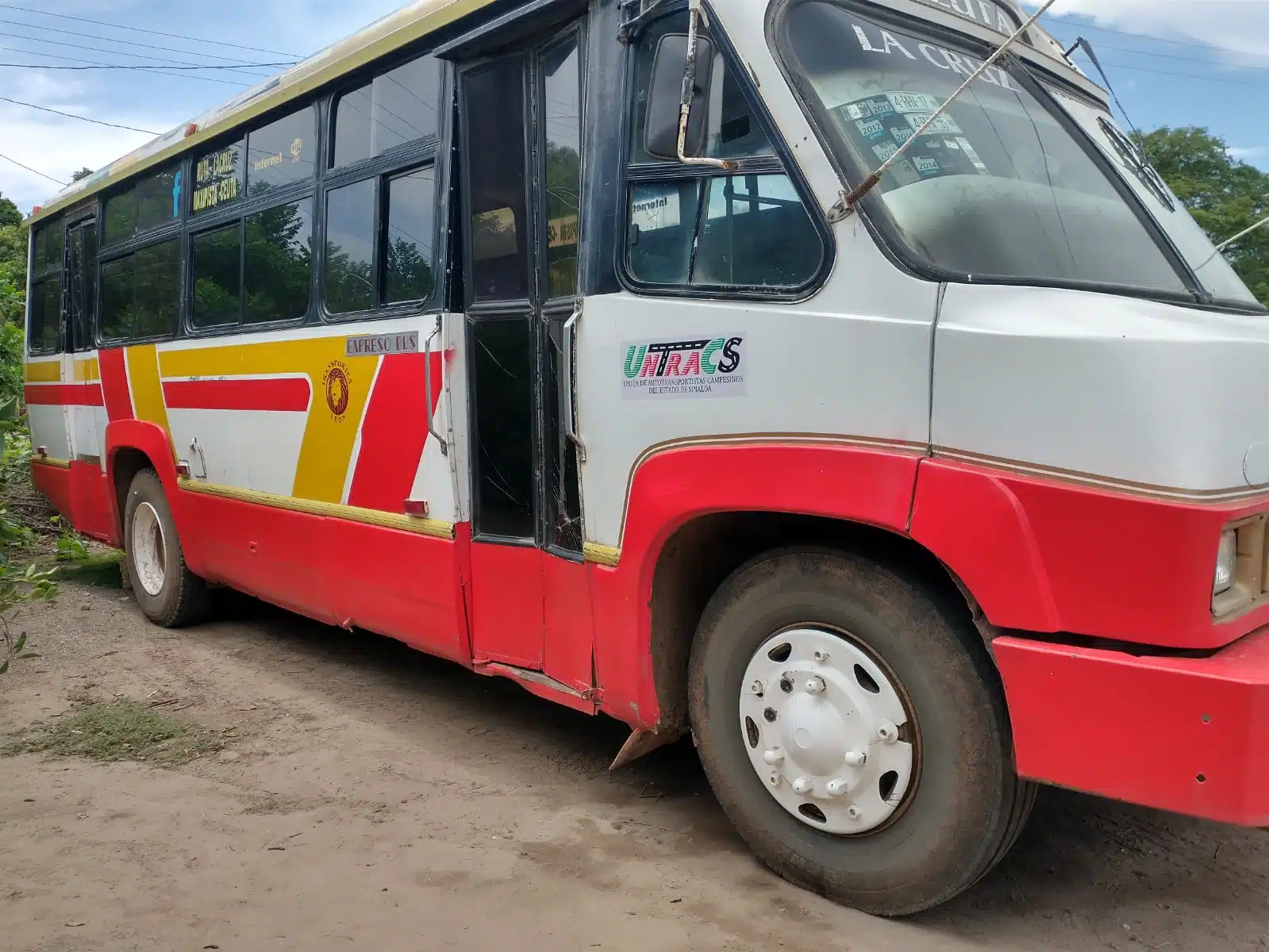 Transporte para trabajadores agrícolas de Angostura