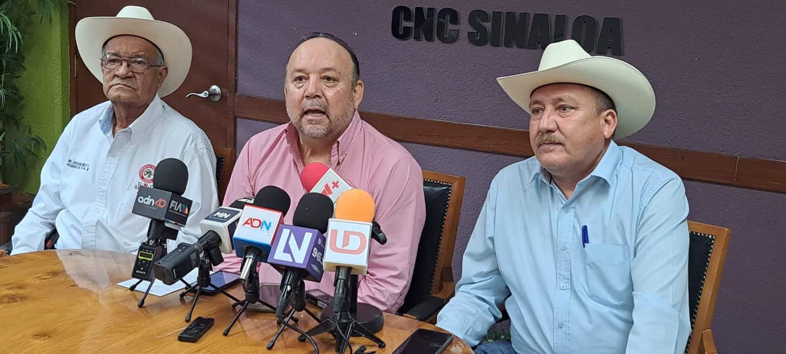 Productores del valle de El Carrizo en rueda de prensa