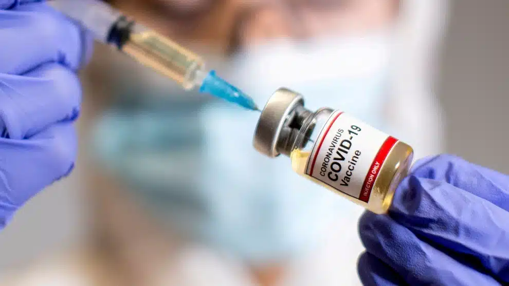 Solicitan permiso para vender vacunas contra el COVID-19 en México