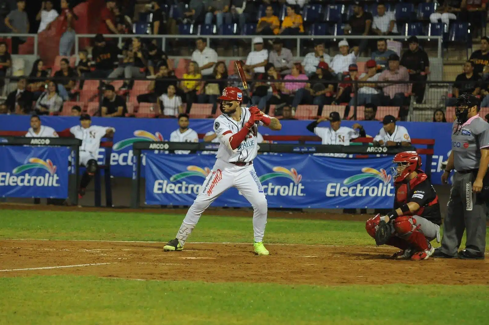 Mayos de Navojoa se impuso 3-2 a Venados de Mazatlán.