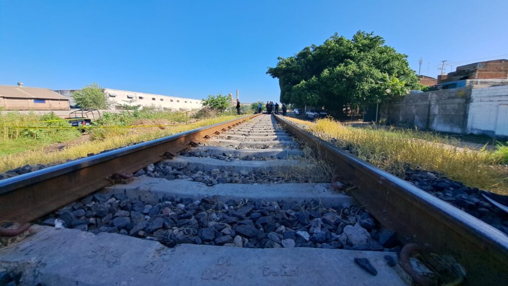 Vías del tren en Culiacán donde fue localizado el cuerpo de una persona
