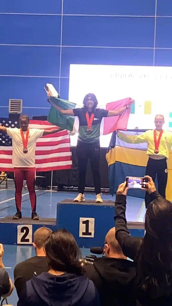 Lucia Navarro Guerrero, de 14 años de edad, se coronó en su categoría en el Campeonato Mundial de Fitness Funcional