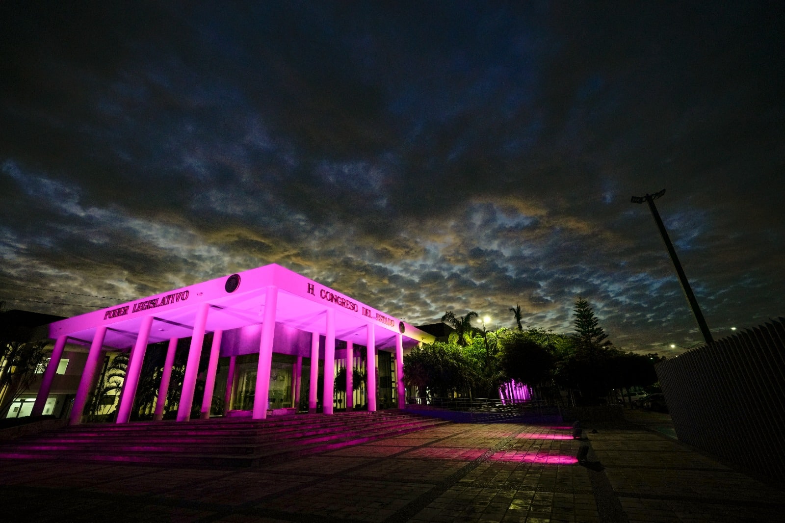 El Congreso de Sinaloa se pinta de color rosa esperanza