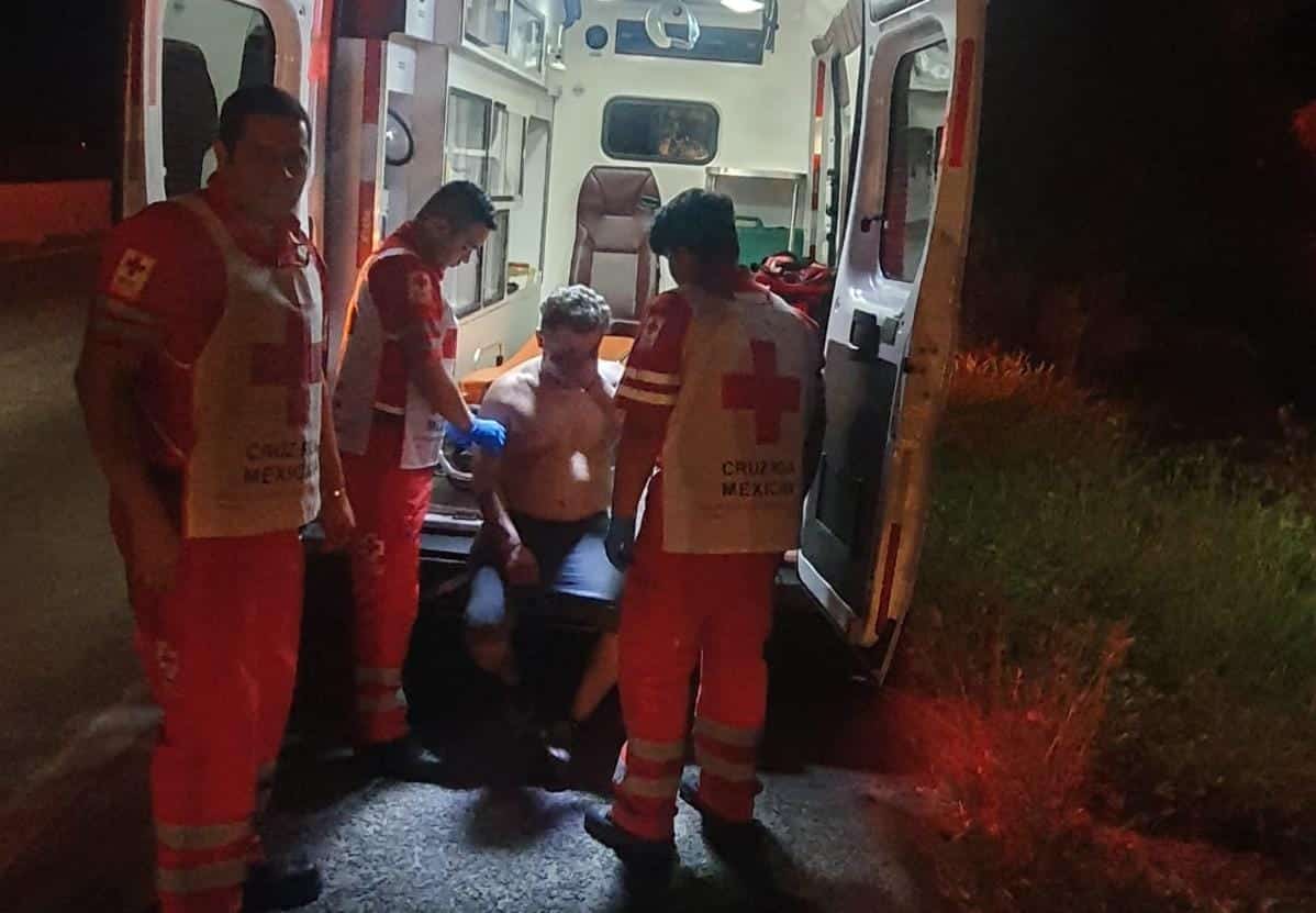 En otro accidente en Guasave, joven trailero termina volcado y lesionado