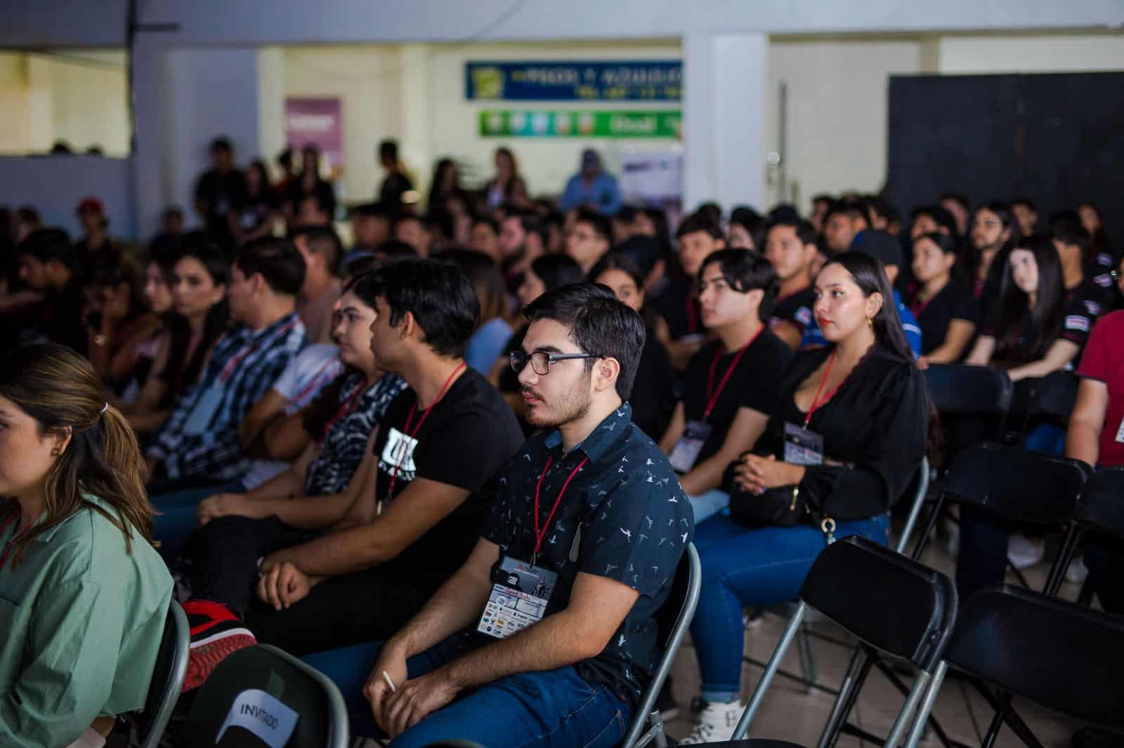 Jóvenes son el reflejo del talento de Guasave, destaca alcalde en Congreso de Arquitectura