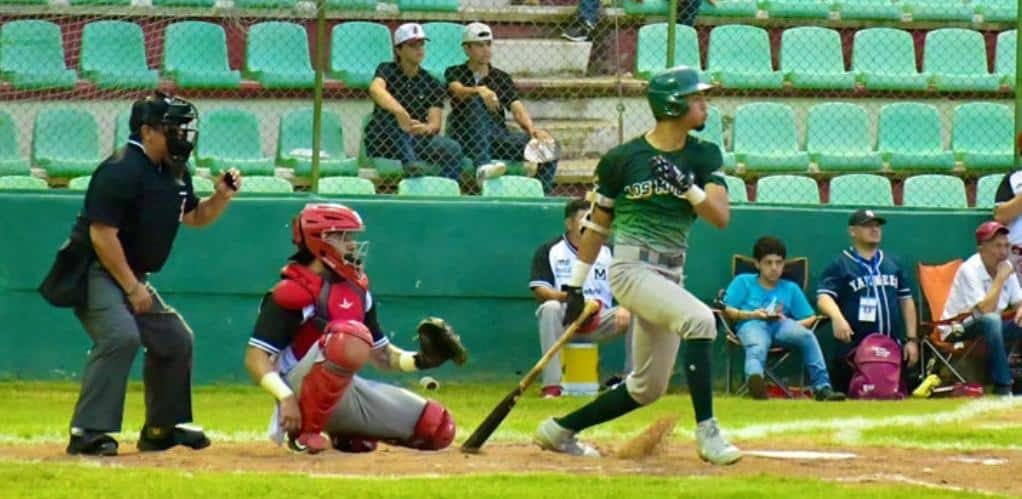 Batazo de Brayan Mendoza en el juego de pretemporada en la Copa Gobernador 2023